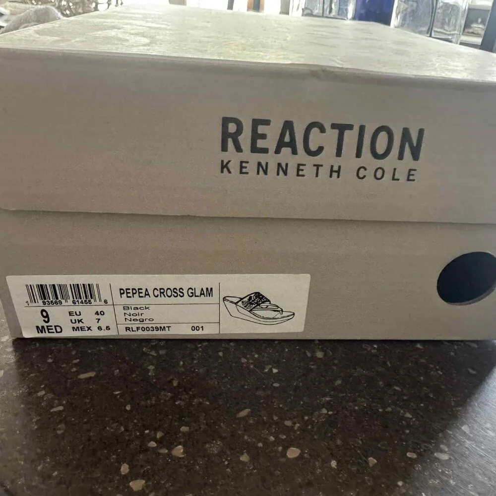 Reaction Kenneth Cole - Picture 4 of 5